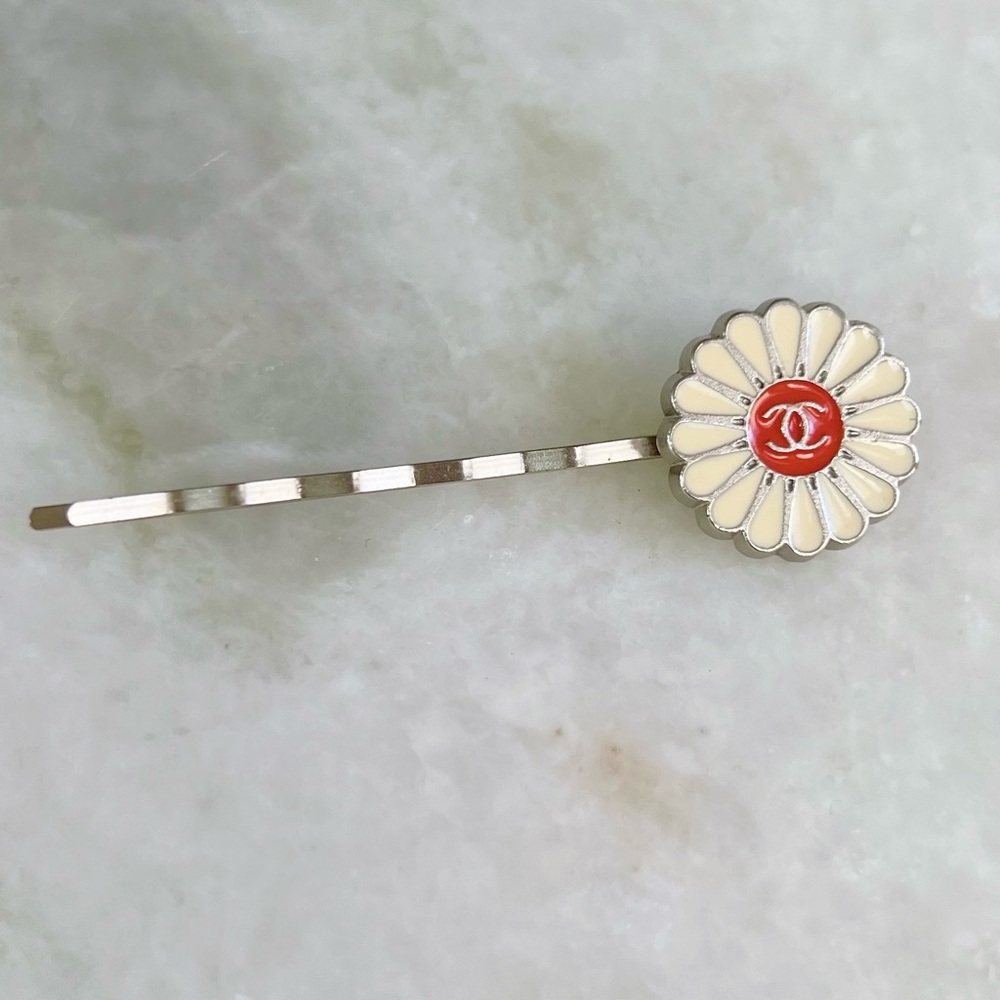 Chanel Daisy Hairpin